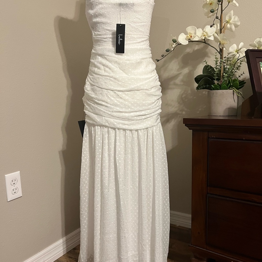 New with Tags Lulu's White Ruffled Maxi Dress XS - Picture 4 of 5